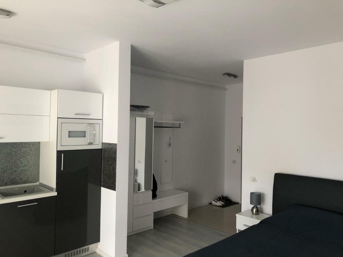 MiraMar Studio Apartment Năvodari Exterior foto